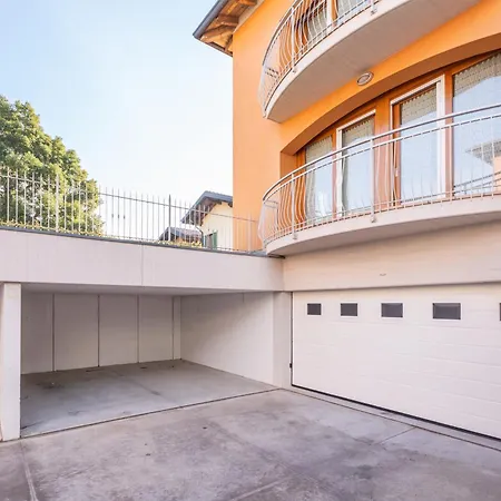 Fontana W/ Private Garden Διαμέρισμα *