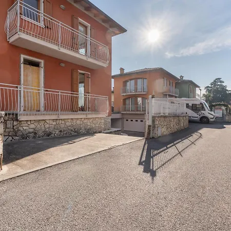 Fontana W/ Private Garden Διαμέρισμα *