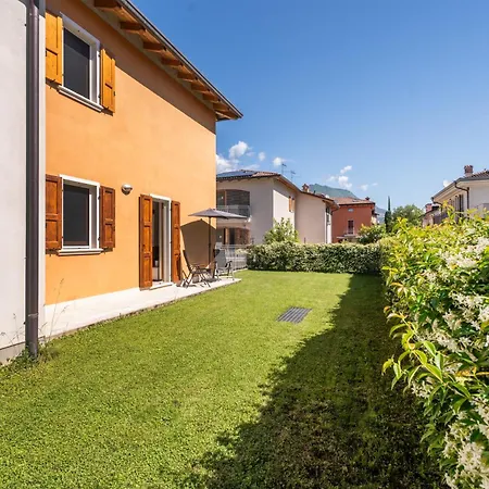 Fontana W/ Private Garden Διαμέρισμα Ρίβα ντελ Γκάρντα